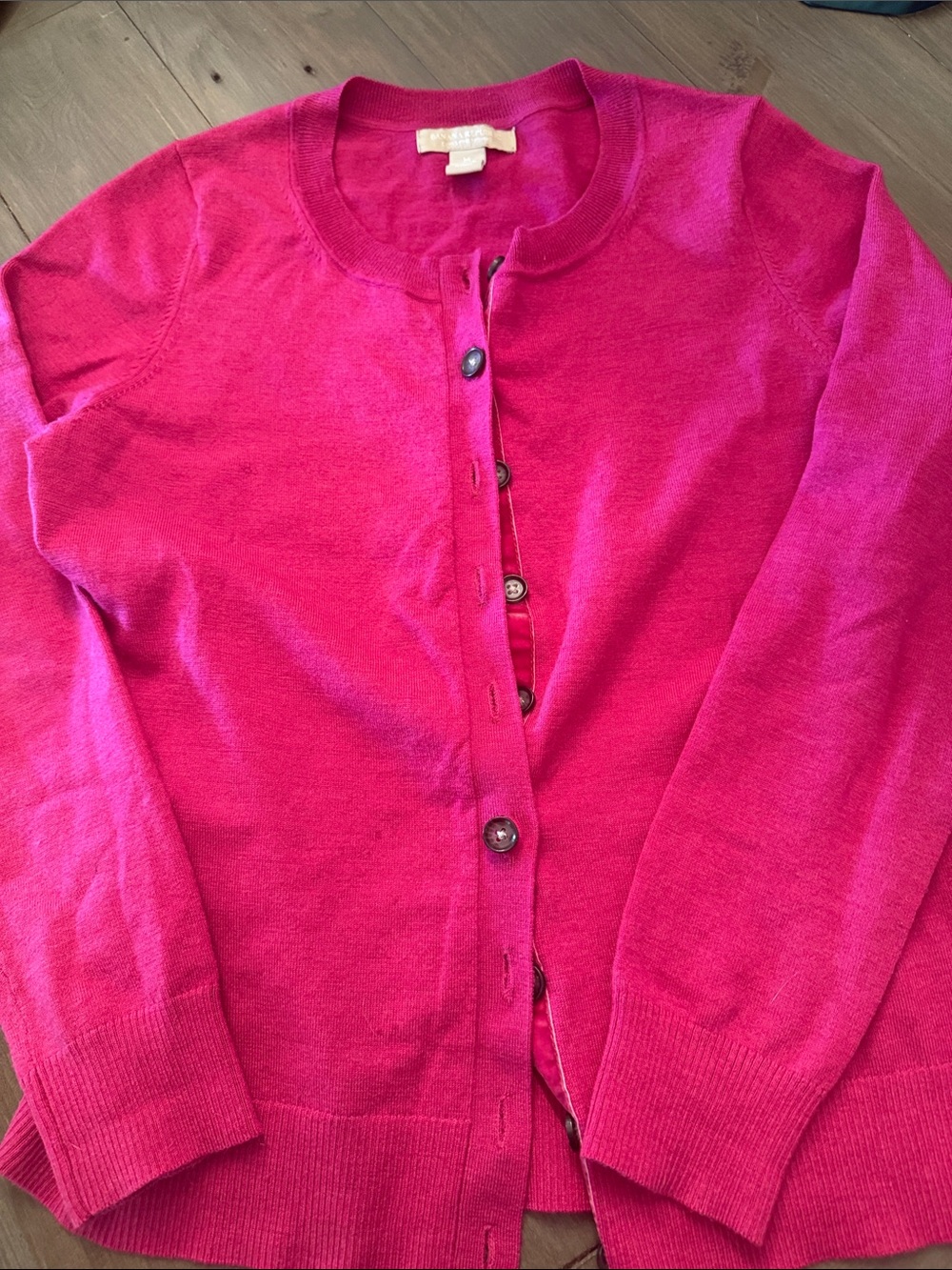 Women's Fuchsia Button-Front Crewneck Cardigan
Banana republic size medium